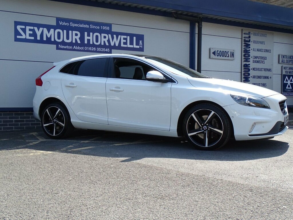Volvo V40 2.0 T5 R-design Lux Nav Geartronic Euro 6 Ss White #3