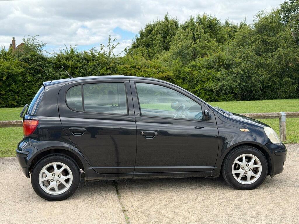 Toyota Yaris Hatchback Red #15