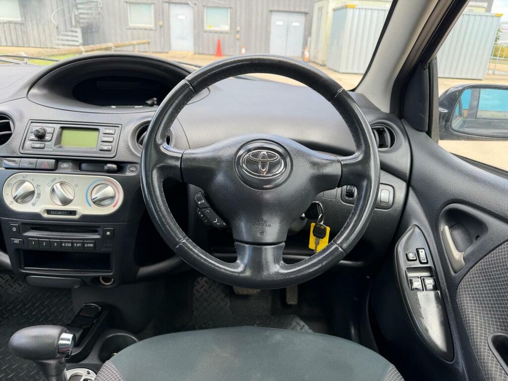Toyota Yaris Hatchback Red #38