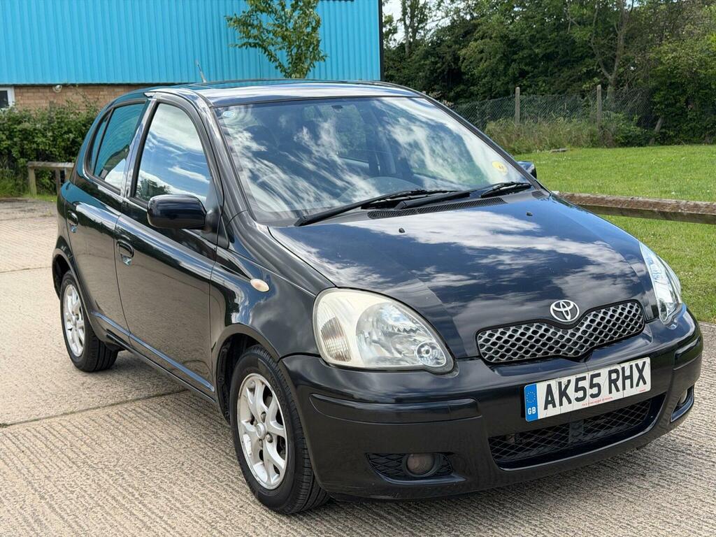 Toyota Yaris 1.3 Vvt-i T Spirit Black #6