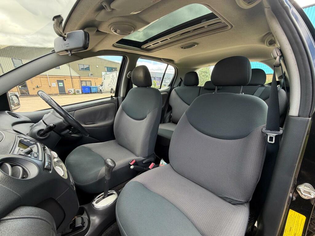 Toyota Yaris Hatchback Red #42