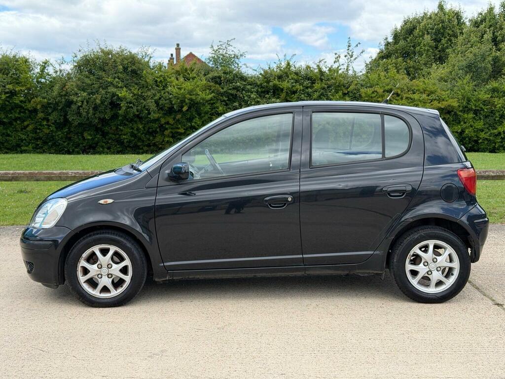 Toyota Yaris Hatchback Red #10