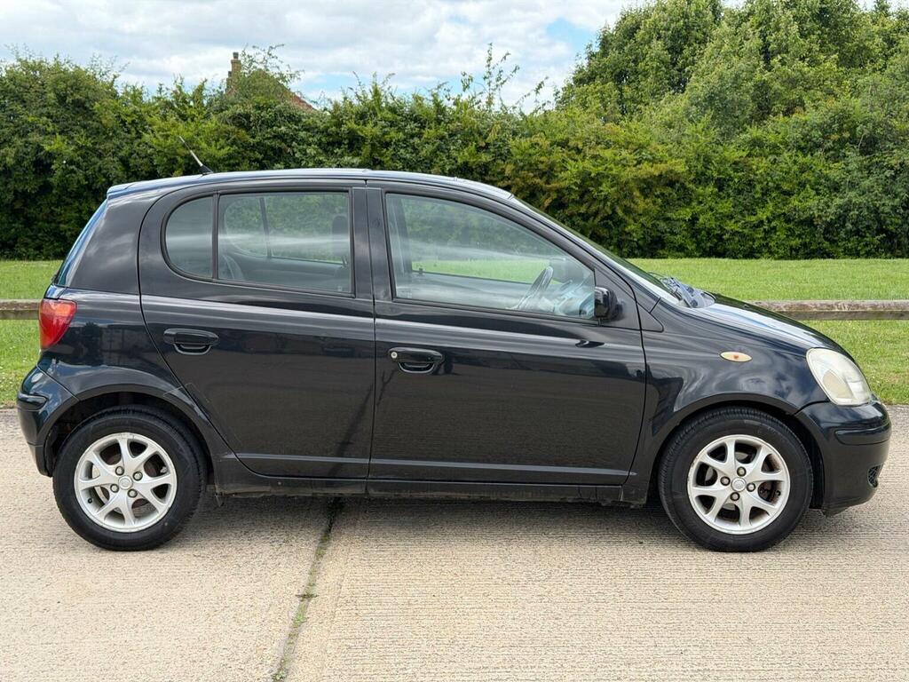 Toyota Yaris Hatchback Red #14