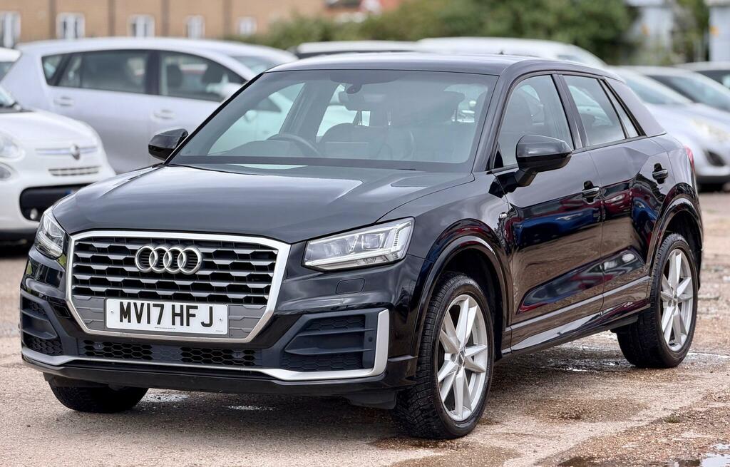 Audi Q2 S Line Black #3