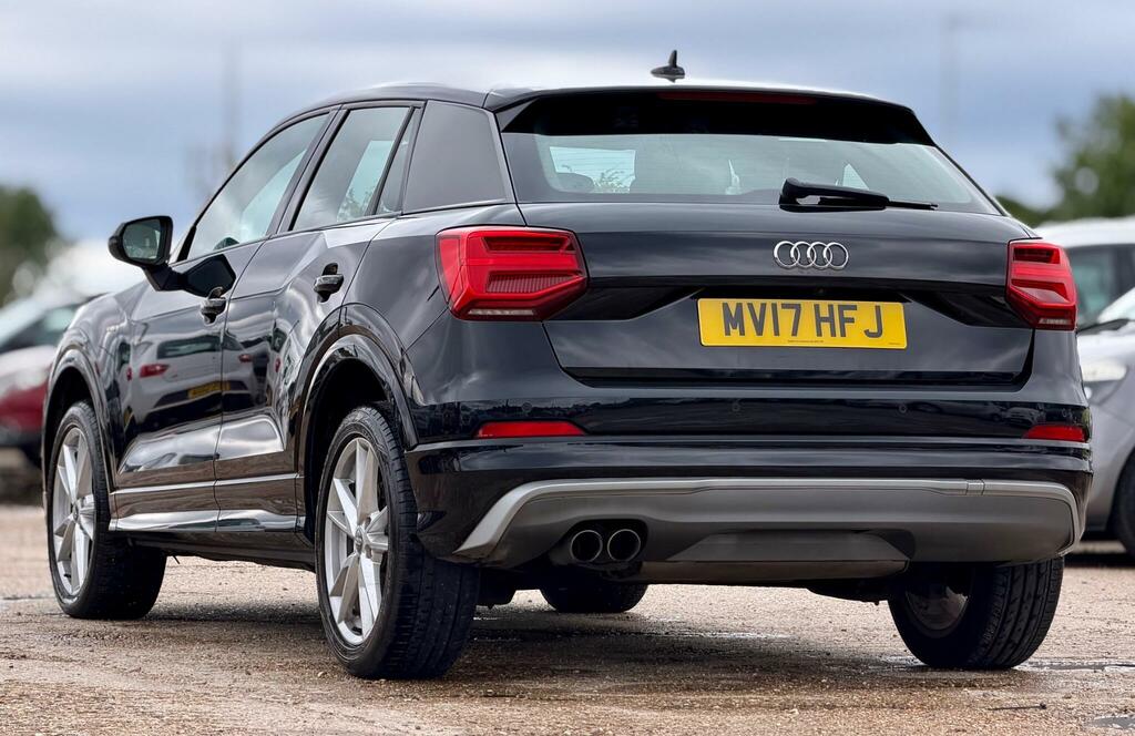 Audi Q2 S Line Black #4