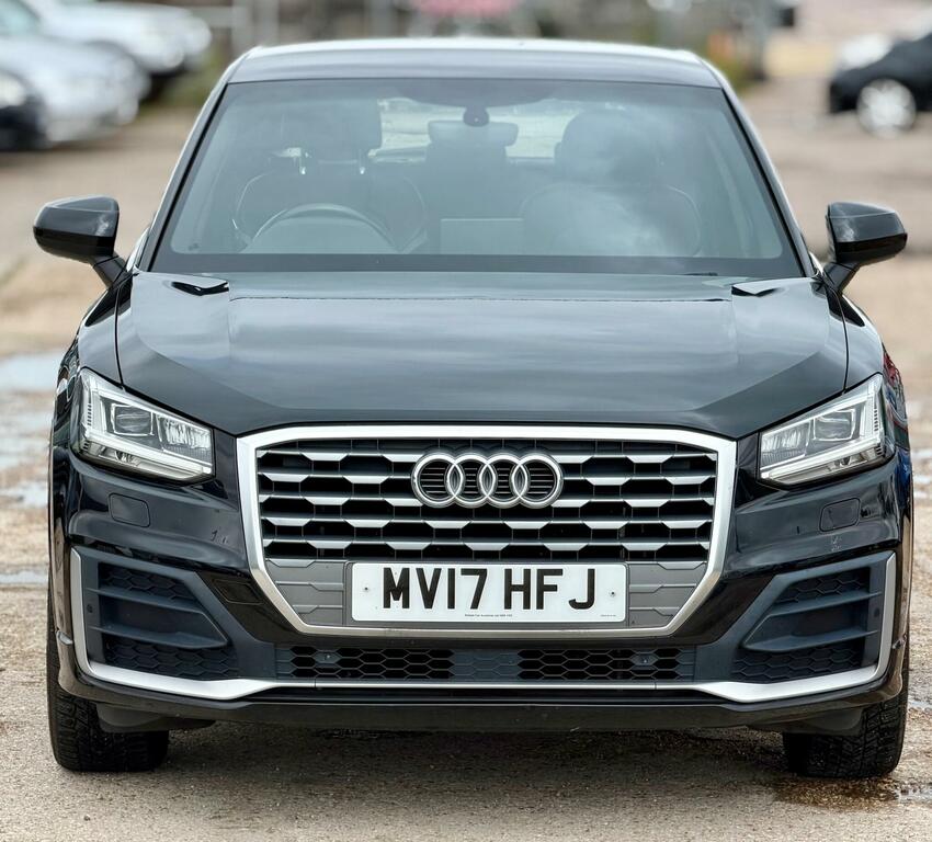 Audi Q2 S Line Black #2