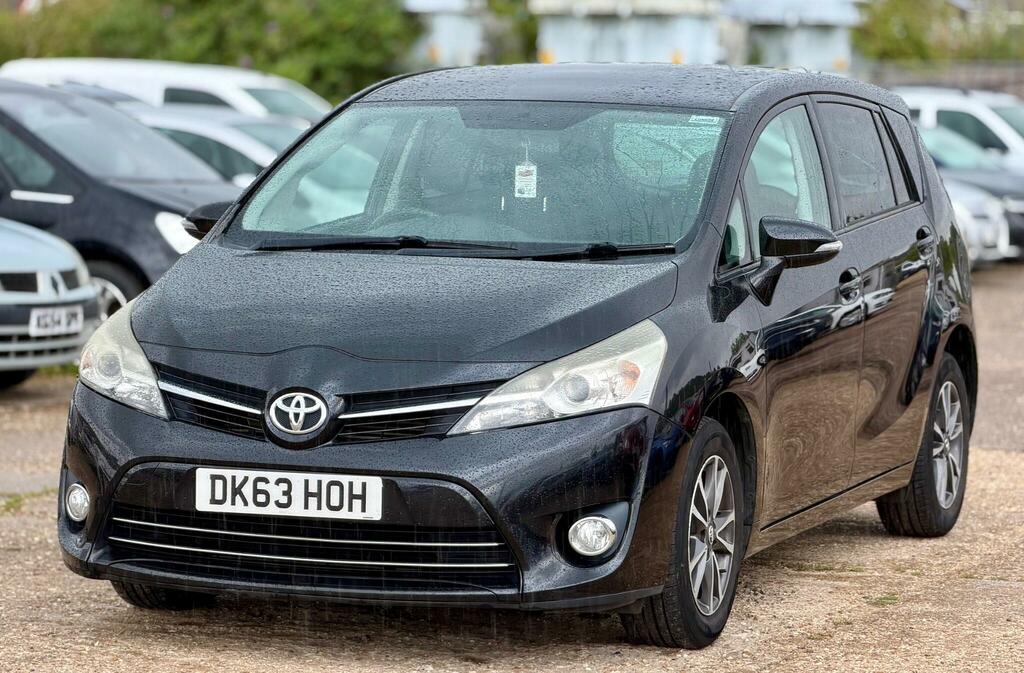 Toyota Verso Icon Black #3
