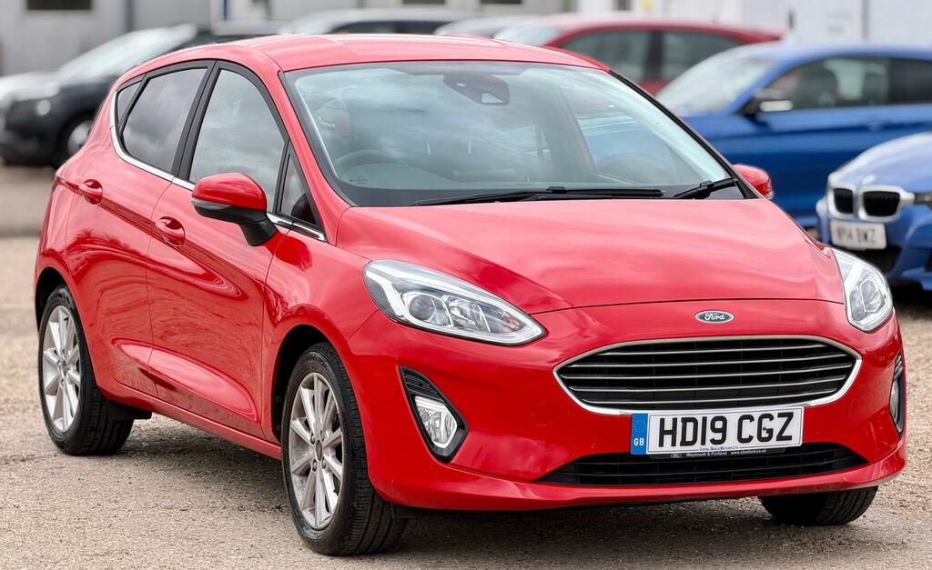 Ford Fiesta Titanium Red