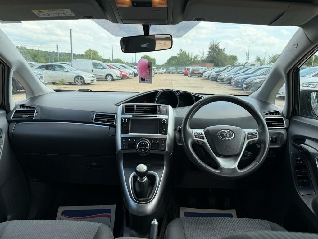 Toyota Verso D-4d Icon Silver #26