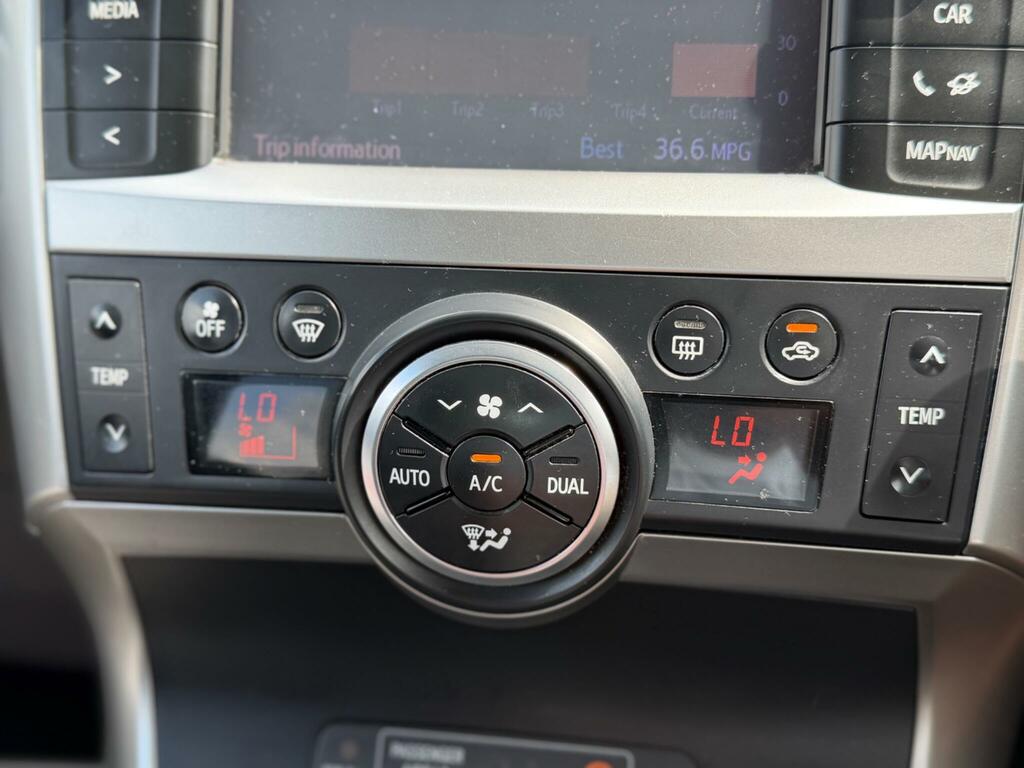 Toyota Verso D-4d Icon Silver #38