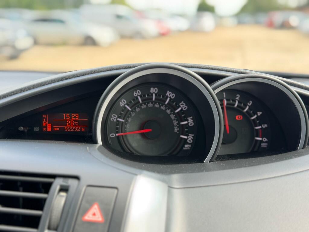 Toyota Verso D-4d Icon Silver #39