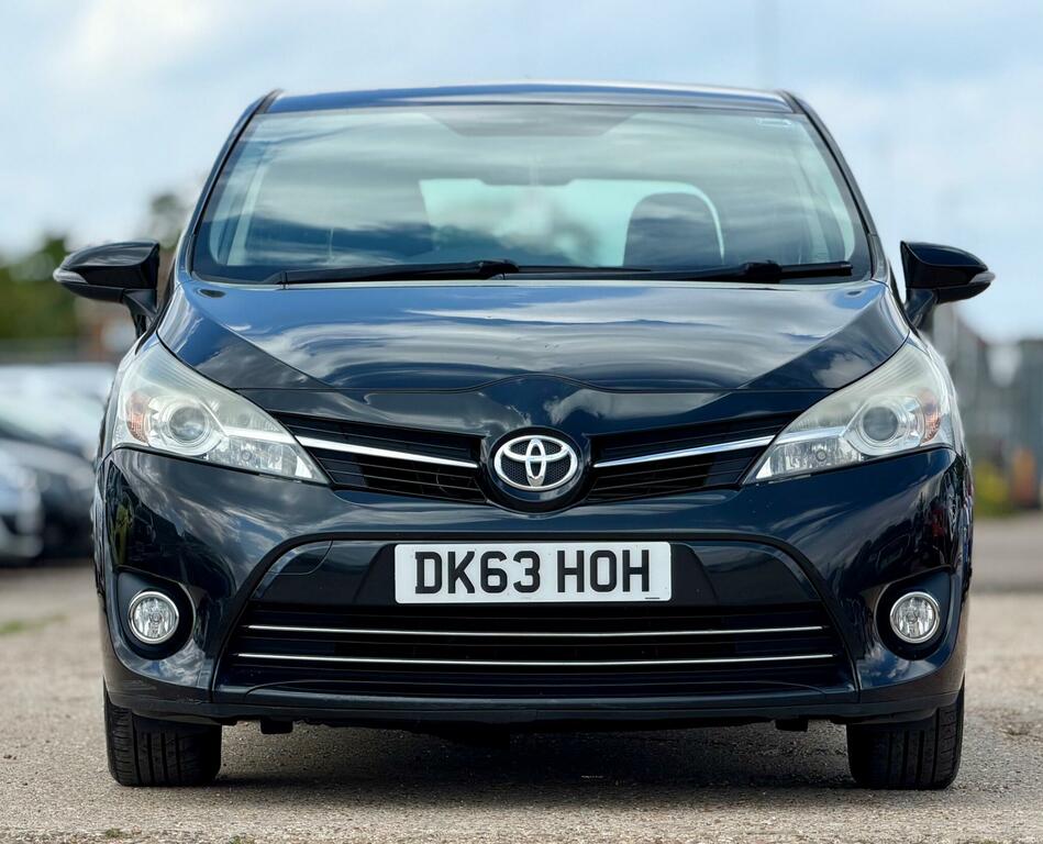 Toyota Verso D-4d Icon Silver #8