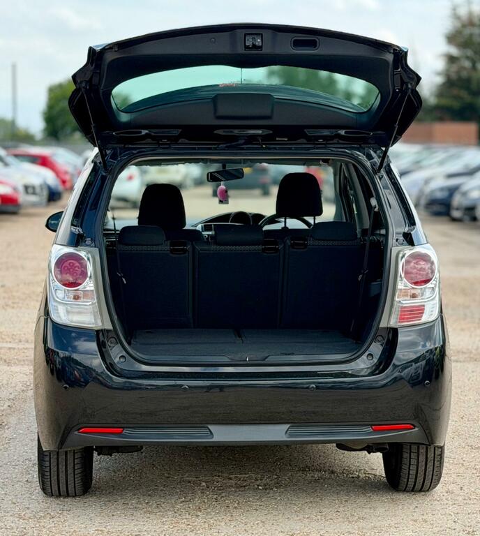 Toyota Verso D-4d Icon Silver #40