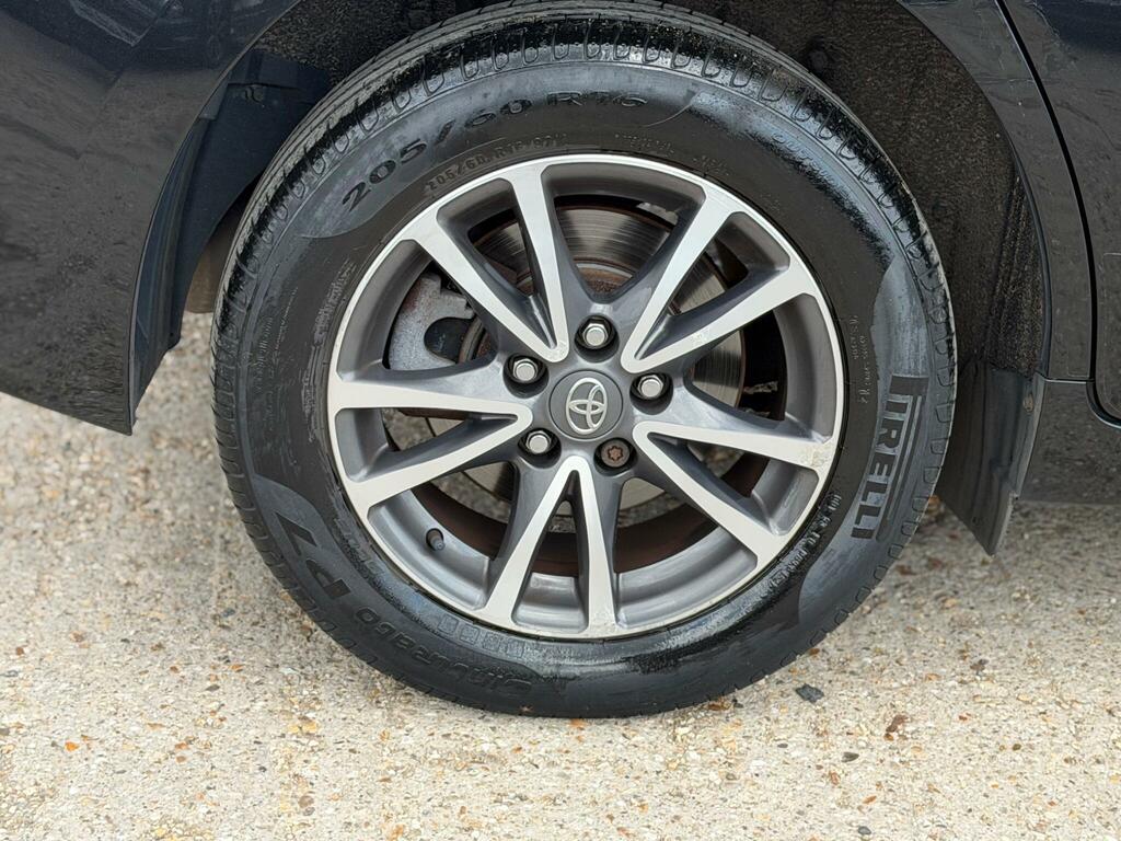 Toyota Verso D-4d Icon Silver #35