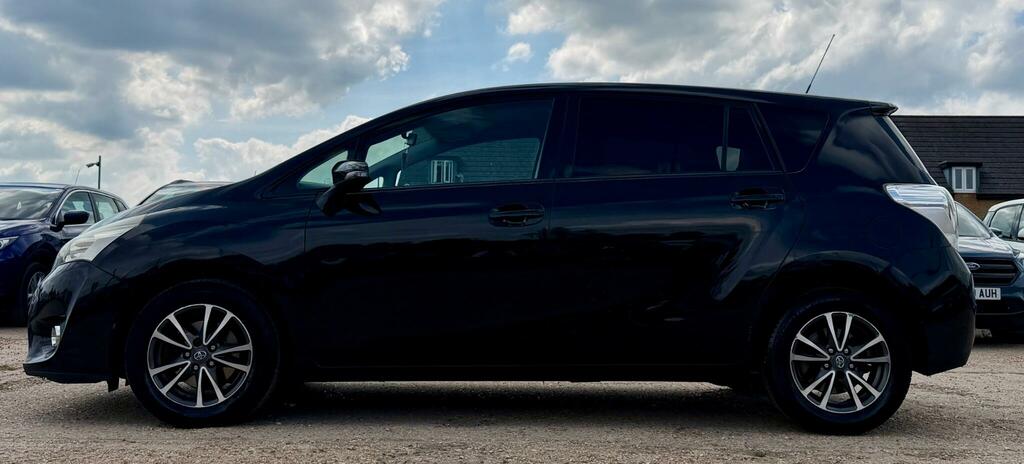 Toyota Verso D-4d Icon Silver #15