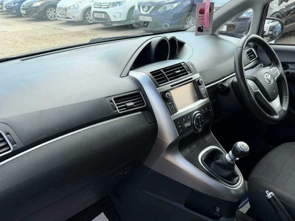 Toyota Verso D-4d Icon Silver #27