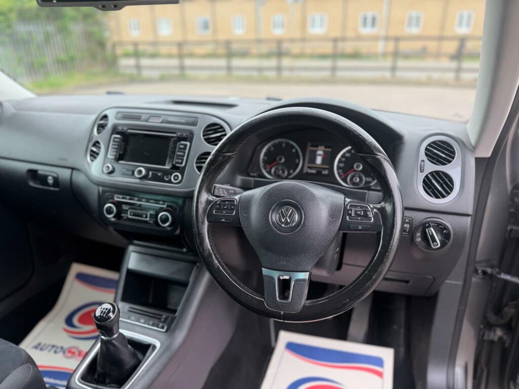 Volkswagen Tiguan 2.0 Tdi Bluemotion Tech Match Black #24