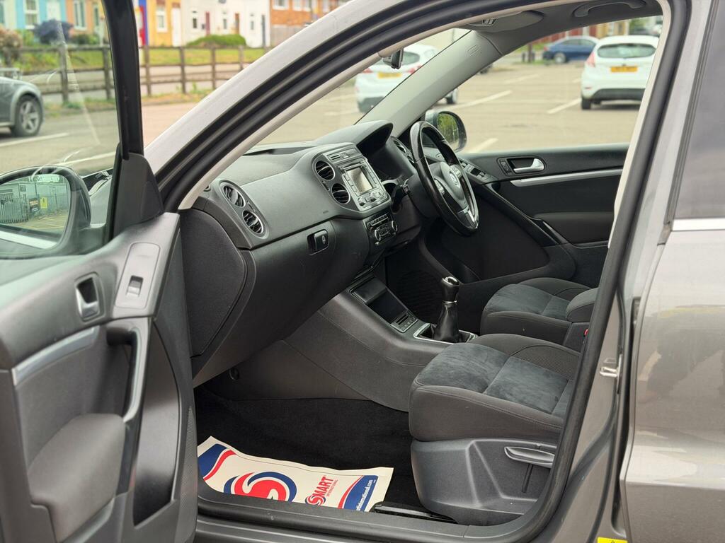 Volkswagen Tiguan 2.0 Tdi Bluemotion Tech Match Black #52