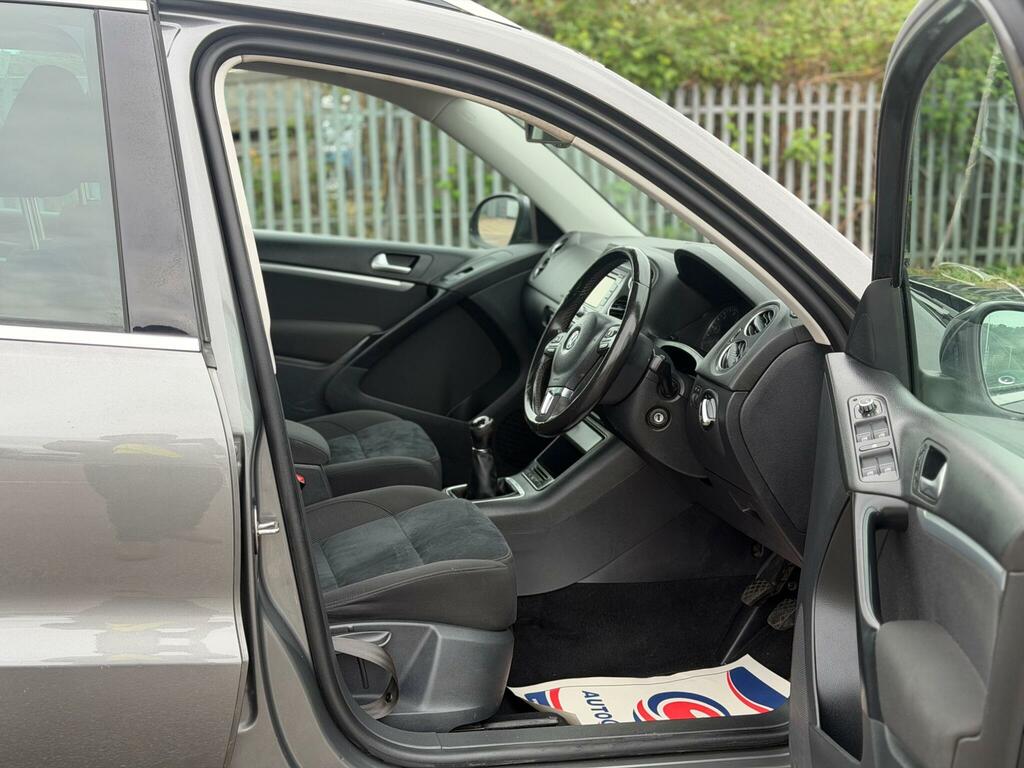Volkswagen Tiguan 2.0 Tdi Bluemotion Tech Match Black #28