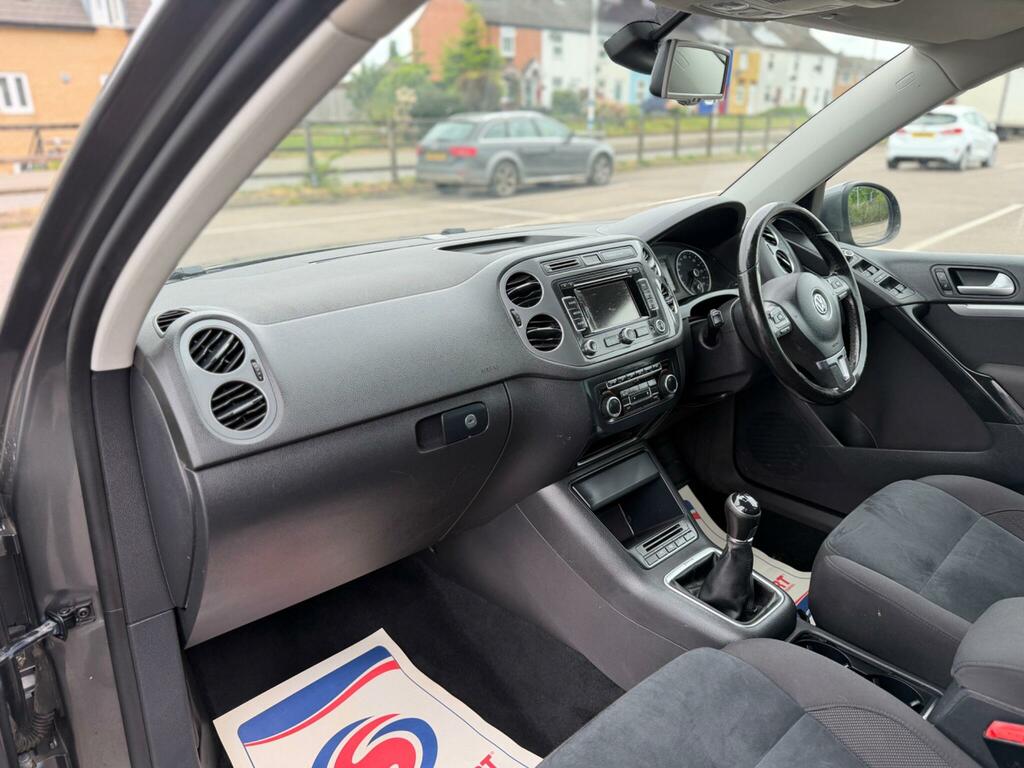 Volkswagen Tiguan 2.0 Tdi Bluemotion Tech Match Black #27