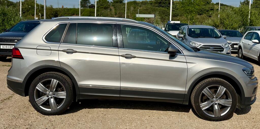 Volkswagen Tiguan Suv Grey #18