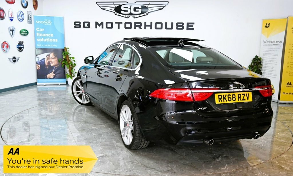 Jaguar XF 2L Portfolio Black
