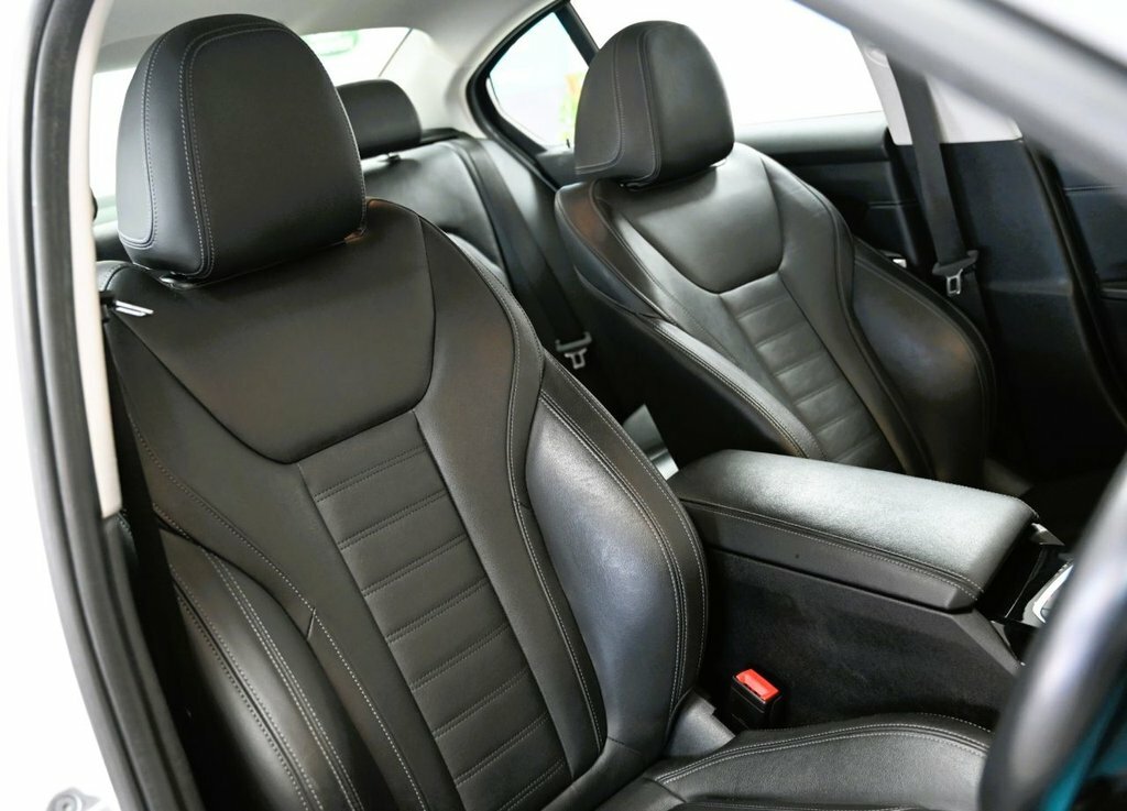 BMW 3 Series 2L Sport White #3