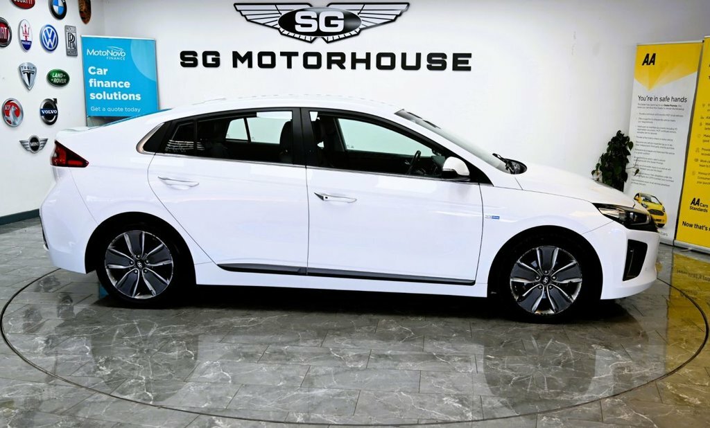 Hyundai Ioniq 1L Premium Se White #6