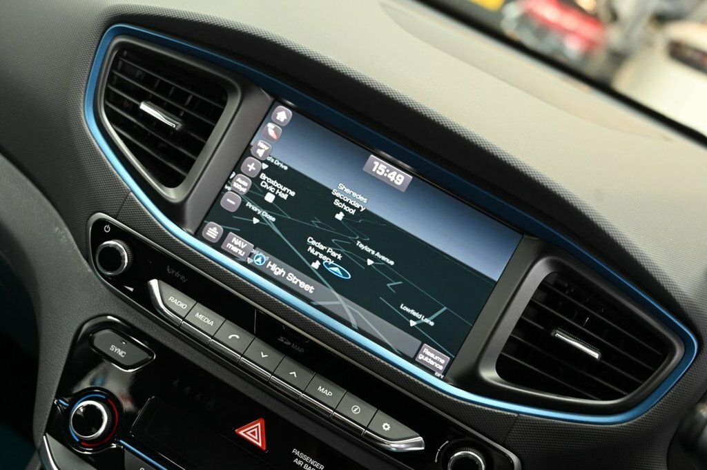Hyundai Ioniq 1L Premium Se White #4