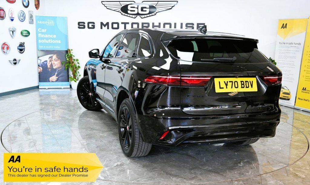 Jaguar F-Pace 2L R-dynamic Se Black #2