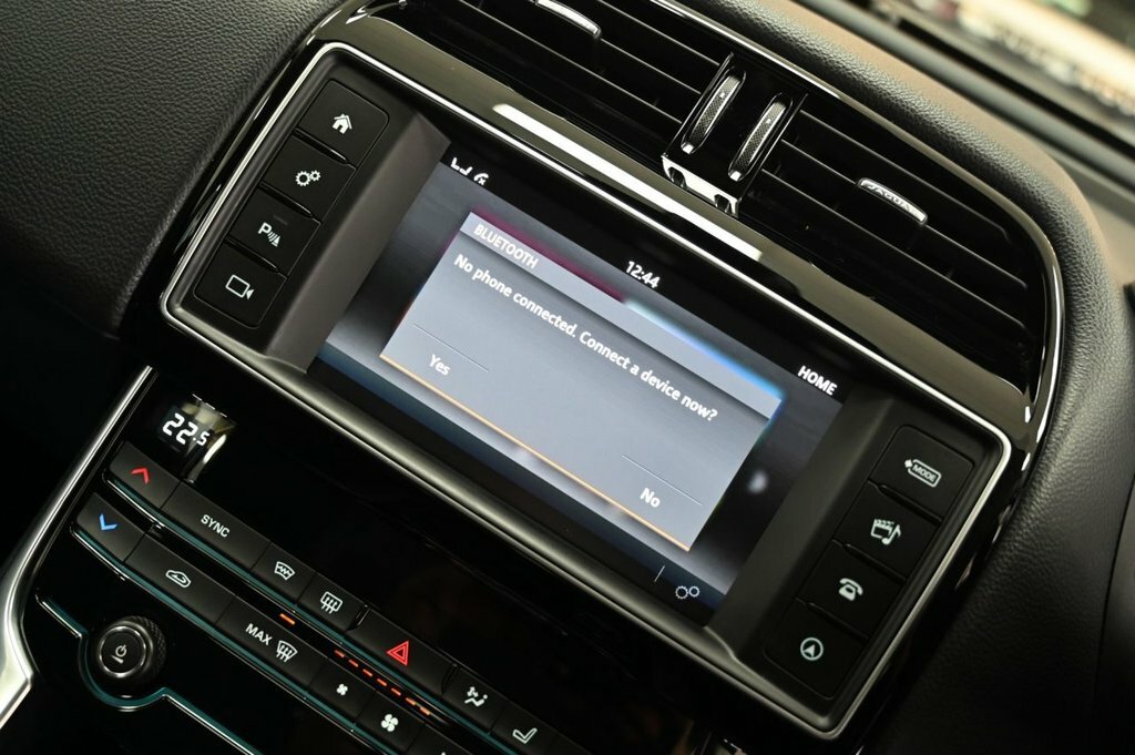 Jaguar XE 2.0L Gtdi R-sport 197 Bhp Grey #24
