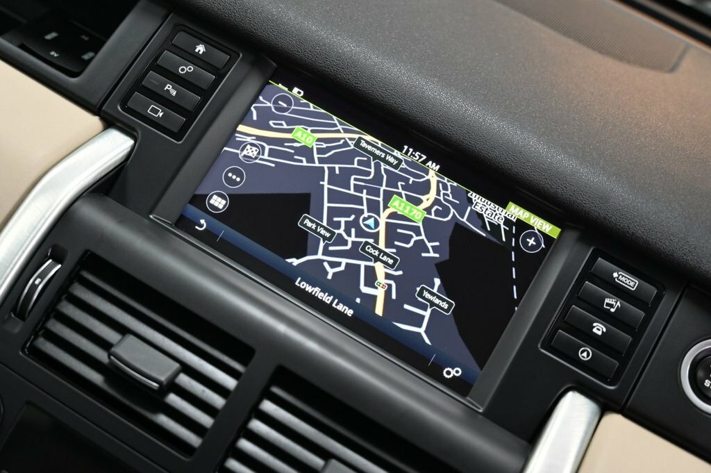 Land Rover Discovery Sport 2L Hse Black #5