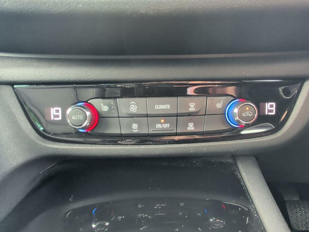 Vauxhall Insignia Vauxhall Insignia Sri Vx-line Nav 1.5T Sri Vx-line White #21