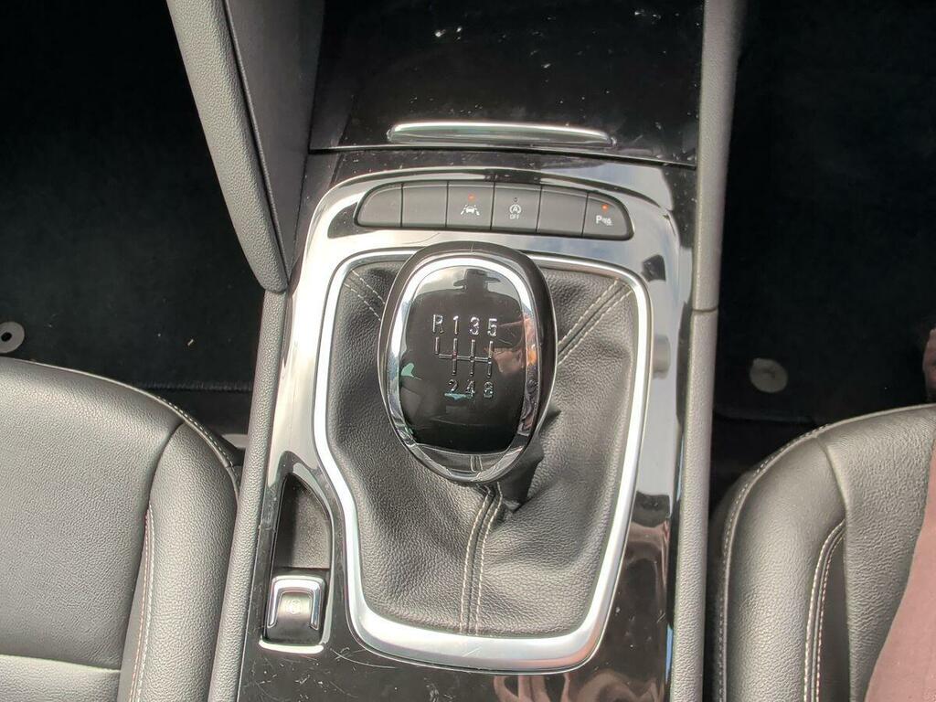 Vauxhall Insignia Vauxhall Insignia Sri Vx-line Nav 1.5T Sri Vx-line White #22