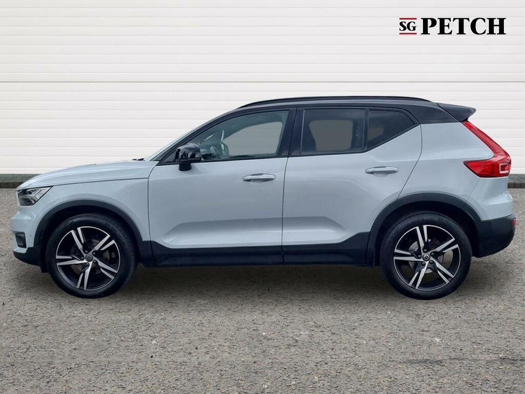 Volvo XC40 1.5 T3 163 Momentum Black #6