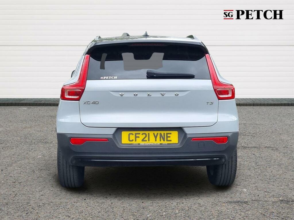 Volvo XC40 1.5 T3 163 Momentum Black #4