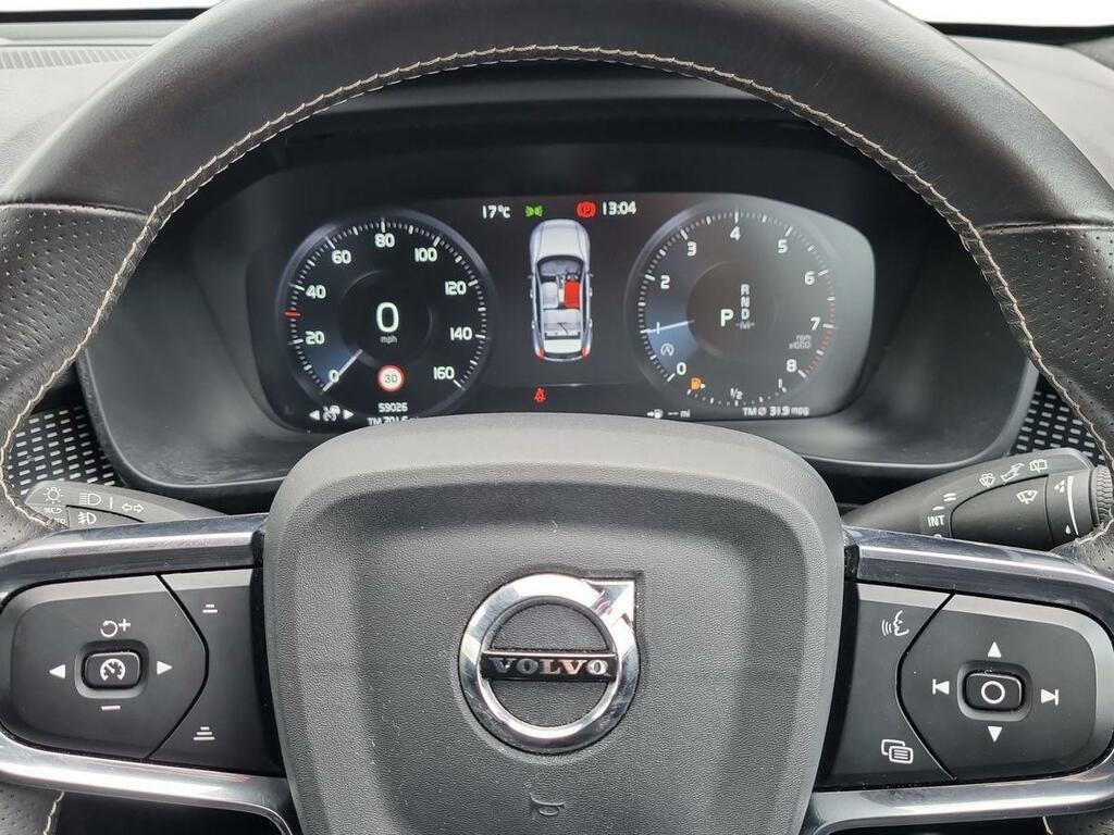Volvo XC40 1.5 T3 163 Momentum Black #13
