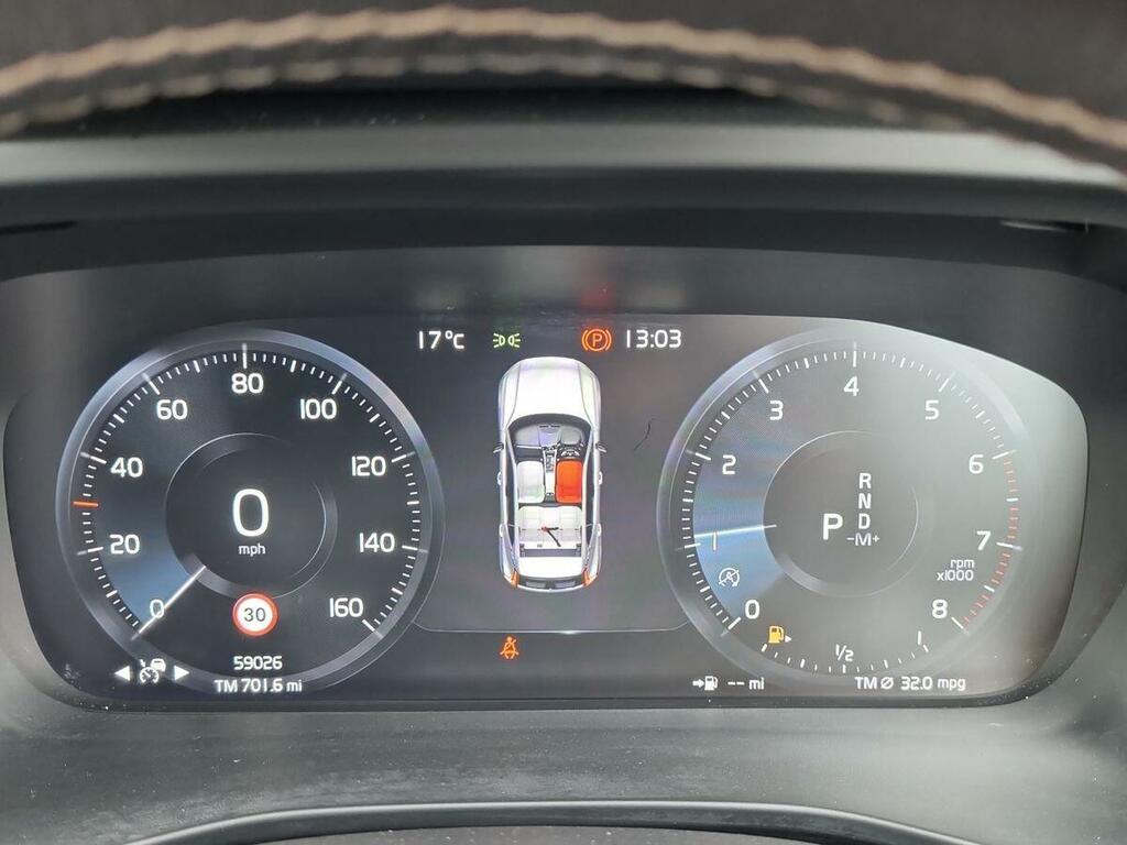 Volvo XC40 1.5 T3 163 Momentum Black #14