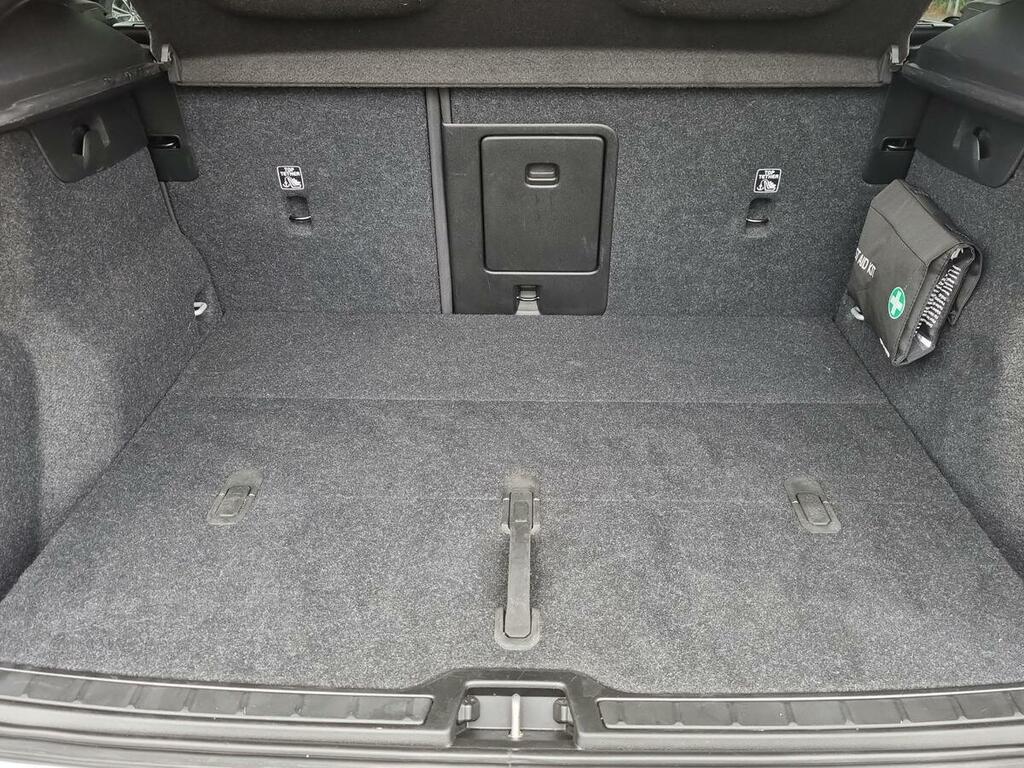 Volvo XC40 1.5 T3 163 Momentum Black #18