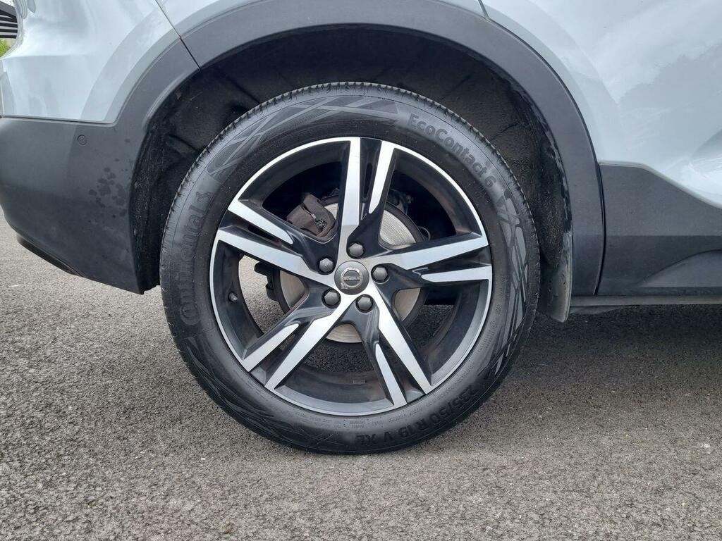 Volvo XC40 1.5 T3 163 Momentum Black #9
