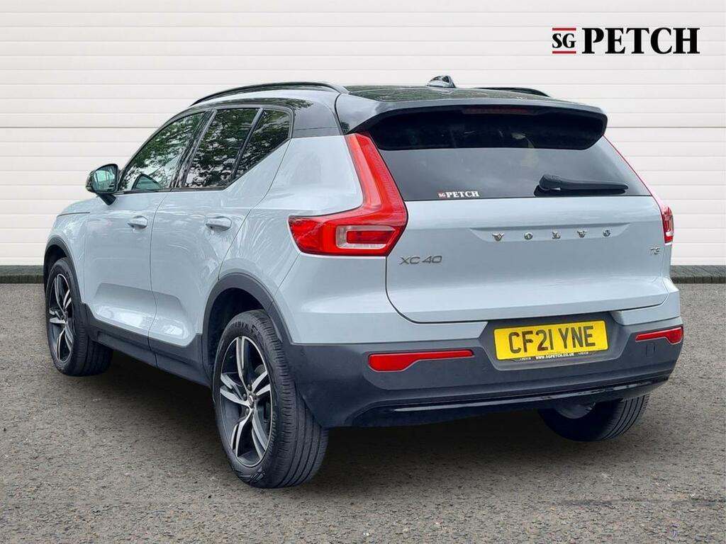 Volvo XC40 1.5 T3 163 Momentum Black #5