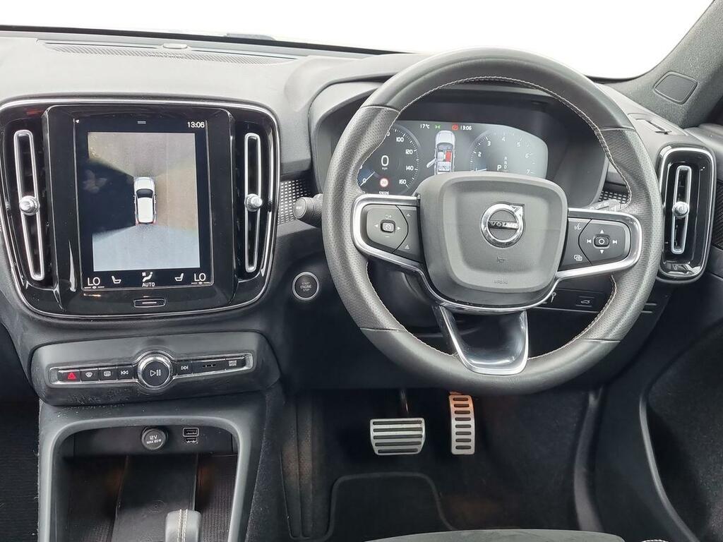 Volvo XC40 1.5 T3 163 Momentum Black #12