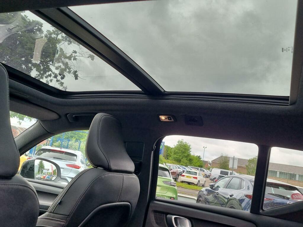Volvo XC40 1.5 T3 163 Momentum Black #21