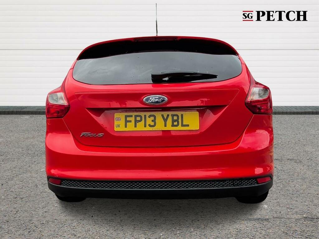 Ford Focus Hatchback 1.6 Tdci Zetec Euro 5 Ss 201313 White #4