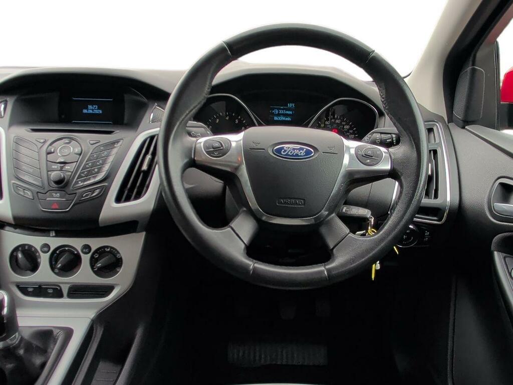 Ford Focus Hatchback 1.6 Tdci Zetec Euro 5 Ss 201313 White #12