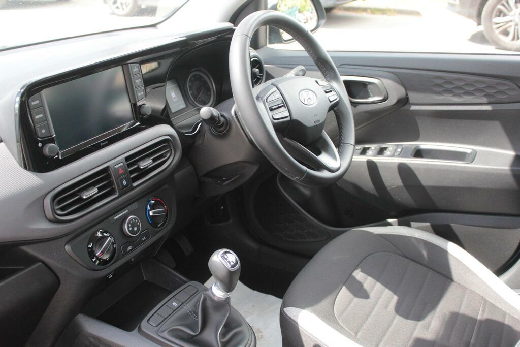Hyundai I10 1.0 Mpi Se Connect 2022 White #6