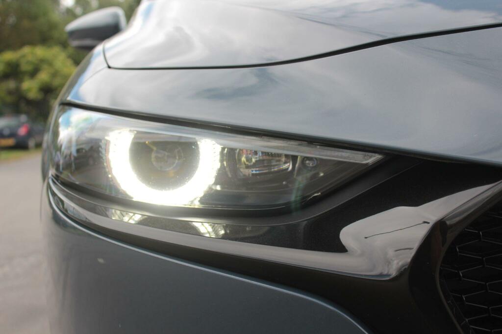Mazda 3 Se-l White #11