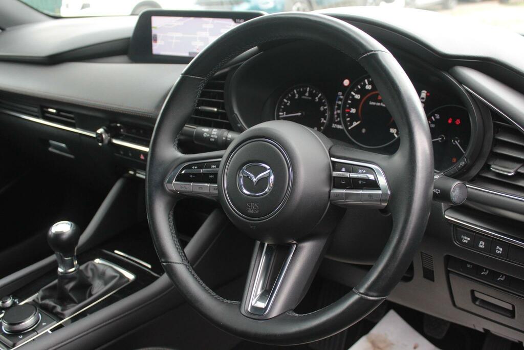 Mazda 3 Se-l White #23