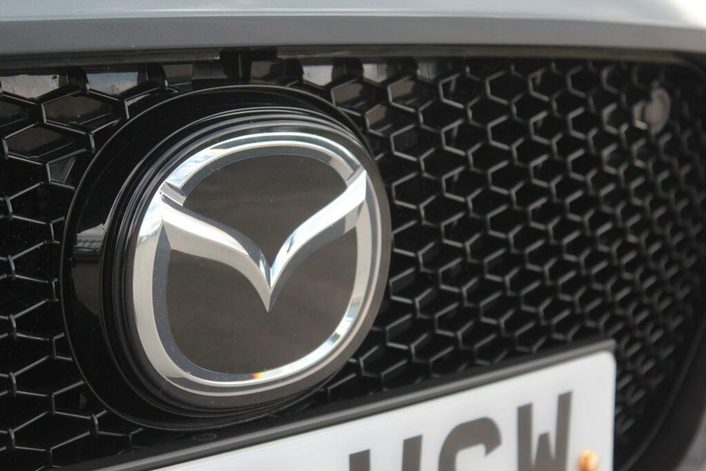 Mazda 3 Se-l White #28