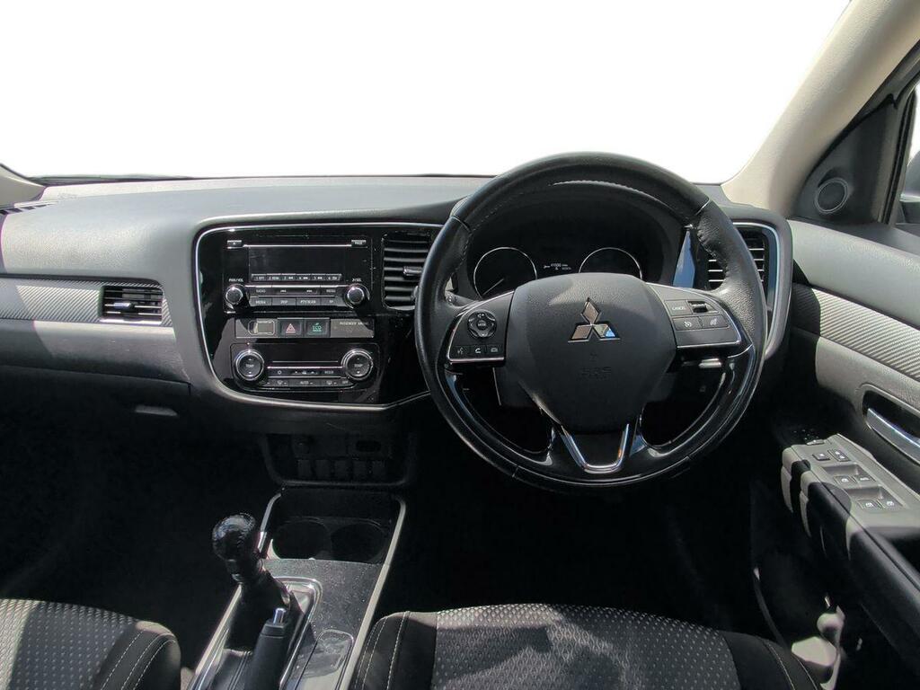 Mitsubishi Outlander Phev 4H 5-Door White #12